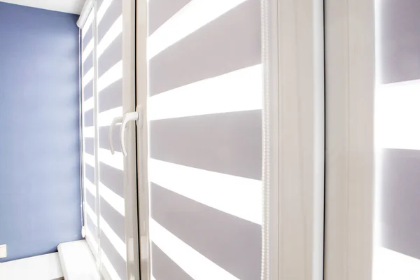 Κλειστό Παράθυρο Πόρτα Μεταλλικό Jalousie Έλεγχος Περιοχής Φωτισμού Αιθουσών Συνεδριάσεων — Φωτογραφία Αρχείου