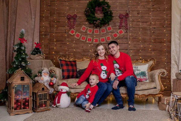 Retrato Família Natal Xmas Árvore Interior Luzes Feliz Ano Novo — Fotografia de Stock