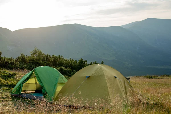 Vista Carpa Turística Las Montañas Amanecer Atardecer Fondo Del Camping —  Fotos de Stock