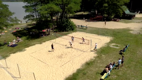 Shatsk- UkraineJuly 25, 2020: Undefined players in action during the Hellenic championship Beach Volley Masters 2020. Aerial shot — Stock Video