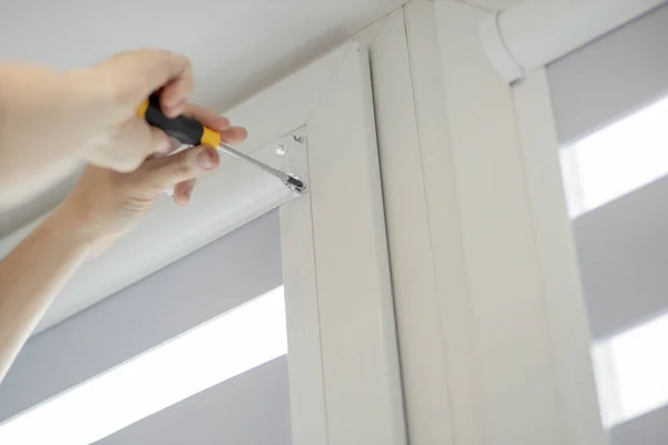 Man Installing Cassette Roller Blinds Windows — Stock Photo, Image