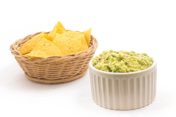 Montón Tortillas Chips Nachos Con Guacamole Aislado Sobre Fondo Blanco — Foto de Stock