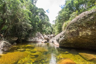 Şelale ve Serra dos Orgaos Park nehirde. Petropolis - Rio de Janeiro - Brezilya. Brezilya orman