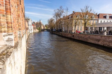 Bruges, Belçika - 05 Nisan 2019: Tarihi ortaçağ binaları