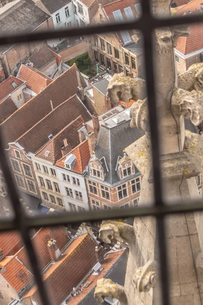 Brujas, Bélgica - 05 DE ABRIL DE 2019: Vista desde arriba del campanario — Foto de Stock