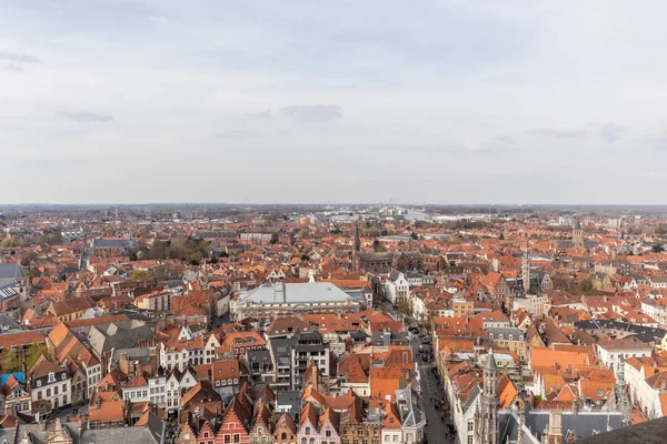 Brujas, Bélgica - 05 DE ABRIL DE 2019: Vista desde arriba del campanario — Foto de Stock