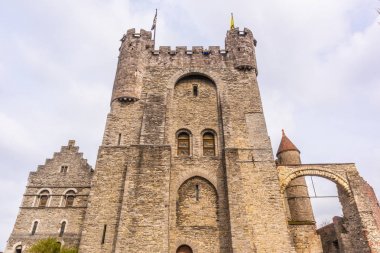 Gent, Belçika - 6 Nisan 2019: Gravensteen. Ortaçağ kalesi 