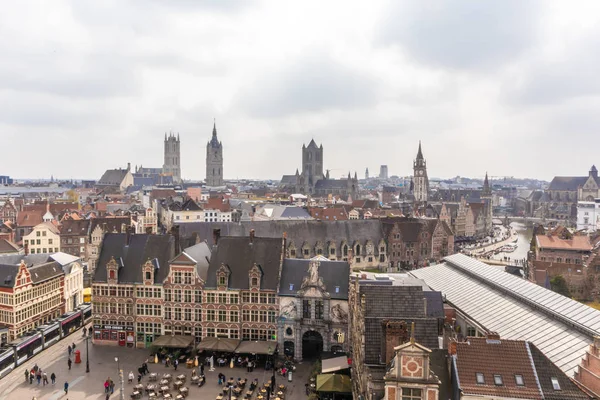 Gante, Bélgica - 6 DE ABRIL DE 2019: Vista desde lo alto de la ciudad Gh — Foto de Stock