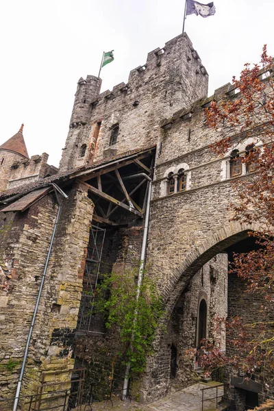 Гент, Бельгія-6 квітня 2019: Гравенстен. Середньовічний замок на — стокове фото