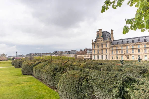 法国巴黎- 2019年4月9日：卢浮宫学院。 人权机构 — 图库照片