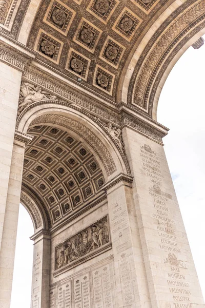 Paris, France - 9 AVRIL 2019 : Détais de l'Arc de Triomphe sur — Photo