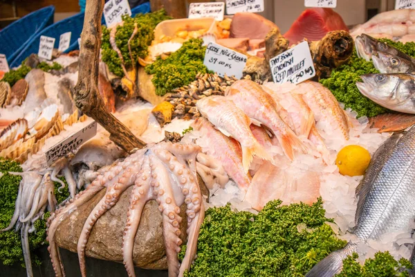 Frutos do mar no Mercado Borough, Londres — Fotografia de Stock