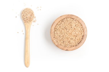 Tahta bir kasede beyaz susam 