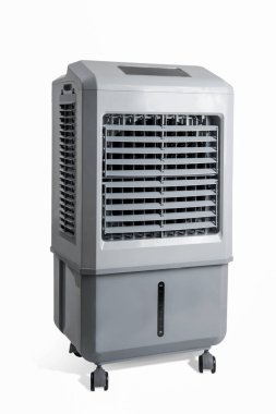 Beyaz arka plan üzerinde izole Ionizer ile Evaporatif hava soğutucu fan