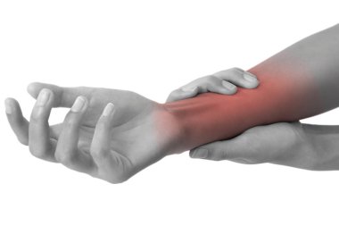 güzel sağlıklı bileğini tutarak ve ağrı alan siyah ve beyaz renkte vurgulanır kırmızı ile Masaj, beyaz arka plan üzerinde izole kadın.