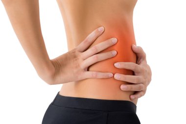 eller kadın onu geri tutarak ve ağrı alanda vurgulanır, kırmızı ile masaj beyaz arka plan üzerinde izole.