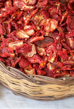 Kuru kırmızı biber Pazar kürsüye bulundu