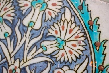 Osmanlı el yapımı çiçek desenli Türk fayansları