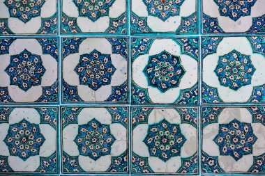 Osmanlı el yapımı çiçek desenli Türk fayansları