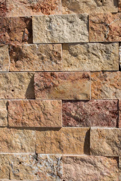 Arkaplan dokusu olarak dekoratif küp taş duvar