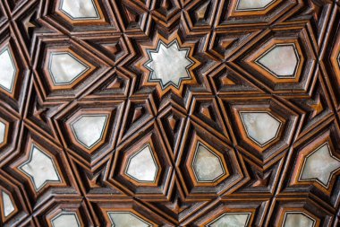 Osmanlı sanatı İnci kaküllerin Anası örneğidir