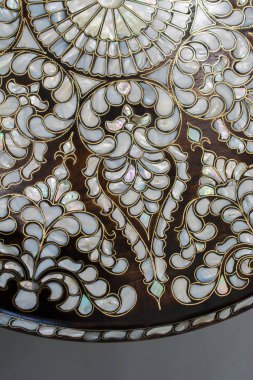 Osmanlı sanatı İnci kaküllerin Anası örneğidir