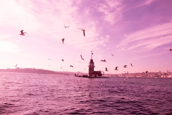 Maidens Tower Gelegen Het Midden Van Bosporus — Stockfoto
