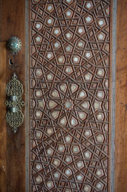 Osmanlı sanatı İnci kaküllerin Anası örneğidir