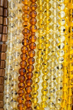 Çeşitli renkte tespih seti