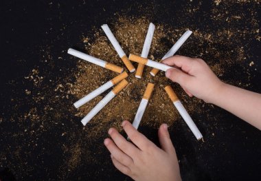 Dünya Tütüne Hayır Günü posteri sigara içilmez diyor.