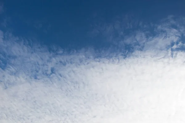 Nubes Color Blanco Encontradas Fondo Azul Del Cielo — Foto de Stock