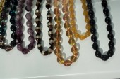 Különféle színű imádkozó gyöngyök készlete