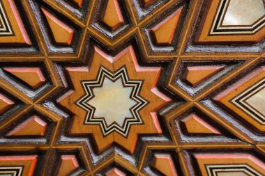 Osmanlı sanatı İnci kaküllerin Anası örneğidir