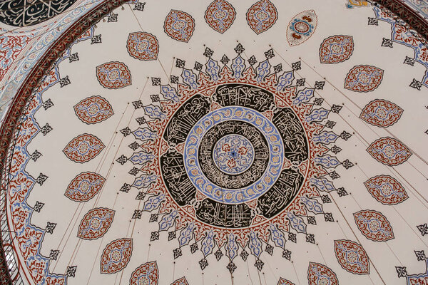 Внутренний вид купола в османской архитектуре, Стамбул, Турция