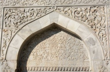 Osmanlı mermeri, çiçek desenli oyma sanat eserleri