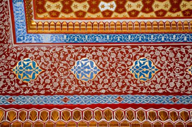 Osmanlı zamanının çiçek desenli örneği