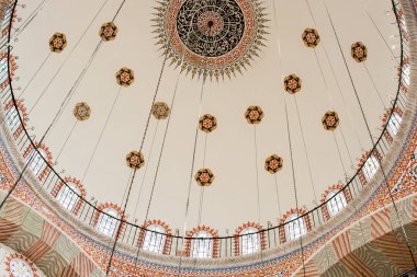 İstanbul, Türkiye 'de Osmanlı mimarisinde kubbenin iç görünümü