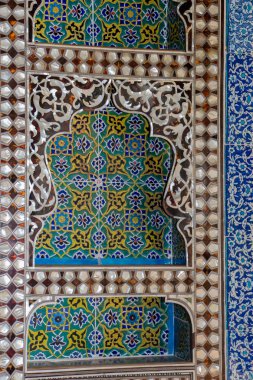 Osmanlı sanatı İnci kaküllerin Anası örneğidir