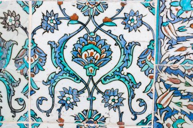Osmanlı el yapımı çiçek desenli Türk fayansları