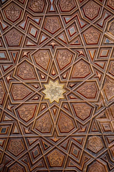 Tahtada geometrik desenli Osmanlı Türk sanatı