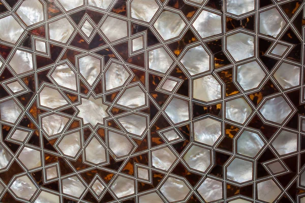 Osmanlı sanatı İnci kaküllerin Anası örneğidir