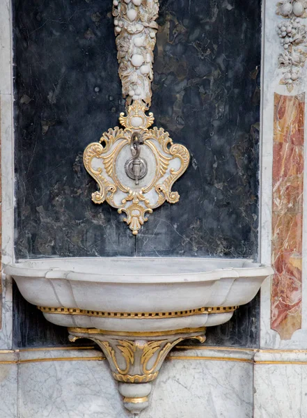 Osmanlı mermer oyma sanatının ayrıntıları