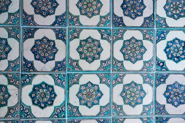 Osmanlı el yapımı çiçek desenli Türk fayansları