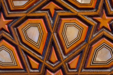 Osmanlı sanatı İnci kaküllerin Anası örneğidir