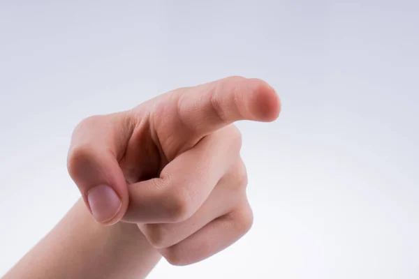 白地を指差す人間の手 — ストック写真