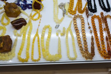 Çeşitli renkte tespih seti