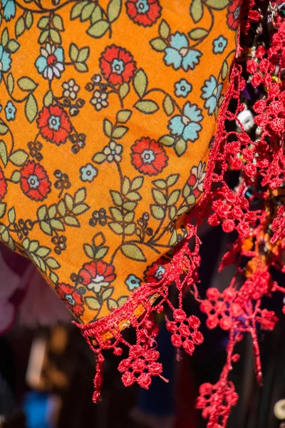 女性のスカーフや服のための伝統的な刺繍 — ストック写真