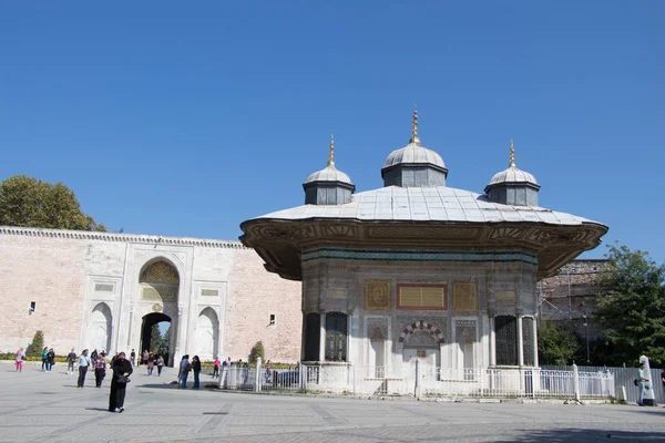 Yttre Över Kupolen Ottomansk Arkitektur Istanbul Turkiet — Stockfoto