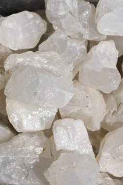 Ay taşı (adüler) doğal mineral kaya numunesi olarak değerli taş
