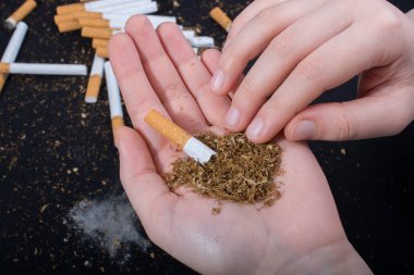 Dünya Tütüne Hayır Günü posteri sigara içilmez diyor.